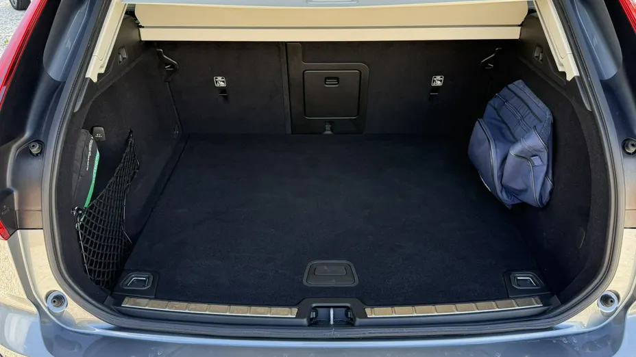 VOLVO XC60 -