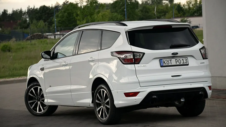 FORD Kuga -
