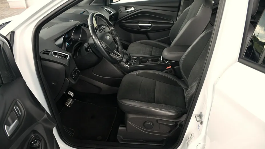 FORD Kuga -