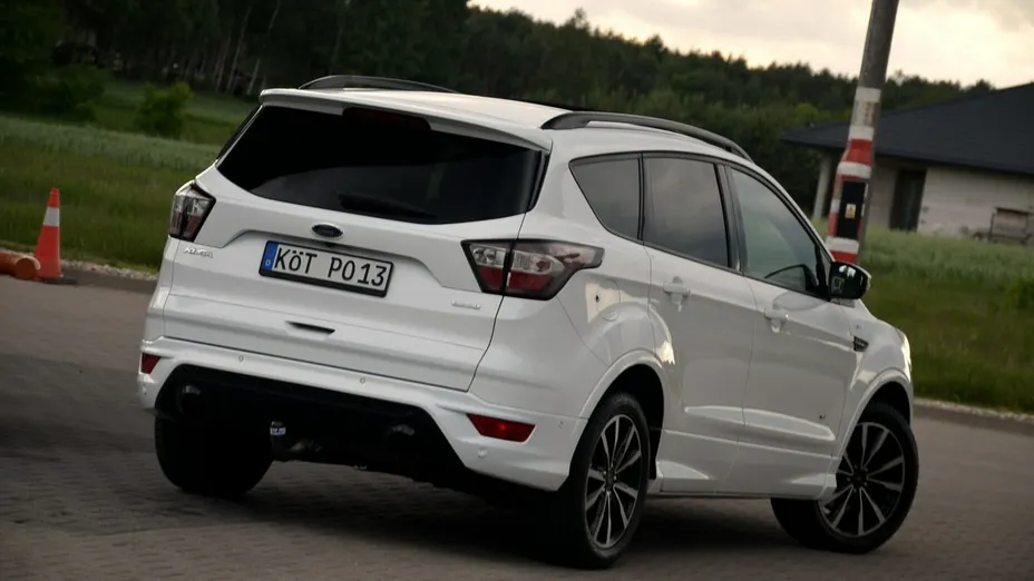 FORD Kuga -