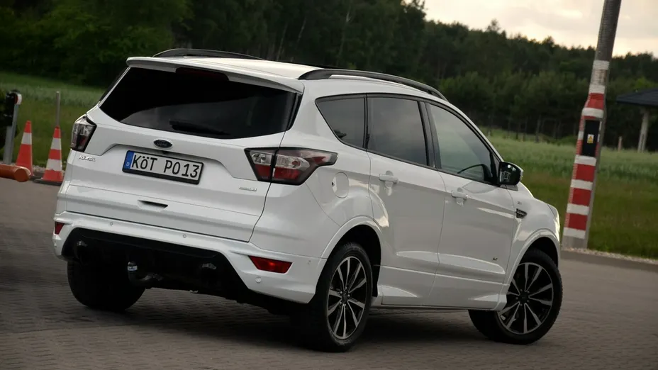 FORD Kuga -