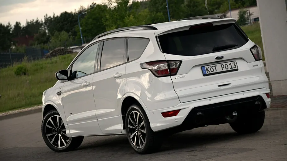 FORD Kuga -