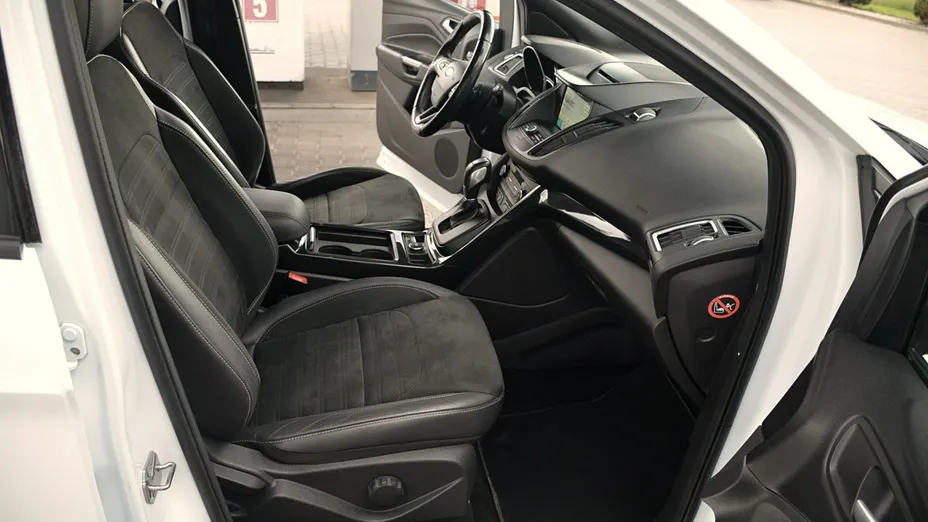 FORD Kuga -
