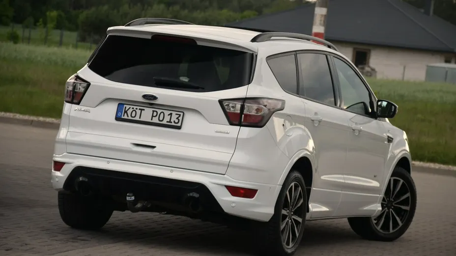 FORD Kuga -