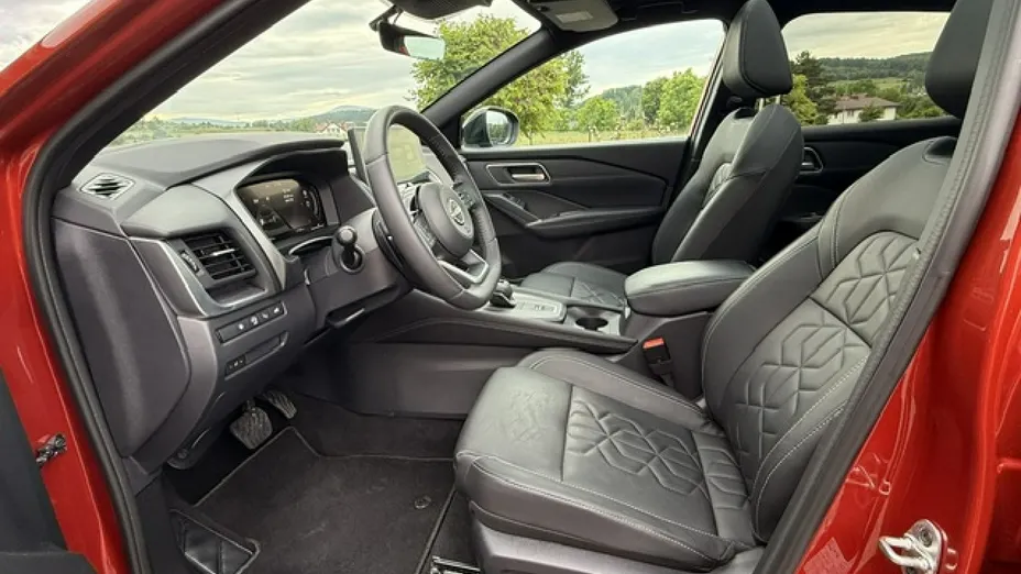 NISSAN Qashqai -