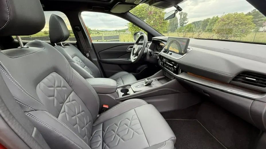 NISSAN Qashqai -
