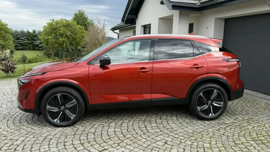 NISSAN Qashqai -