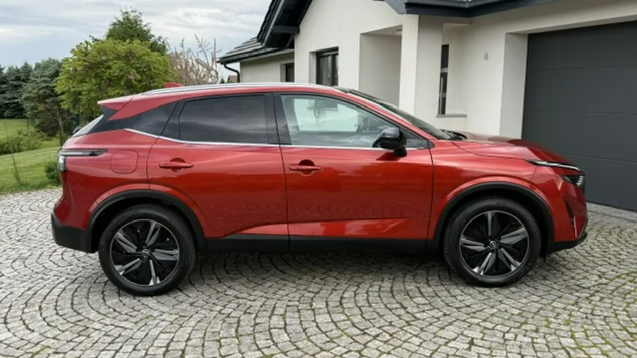 NISSAN Qashqai -