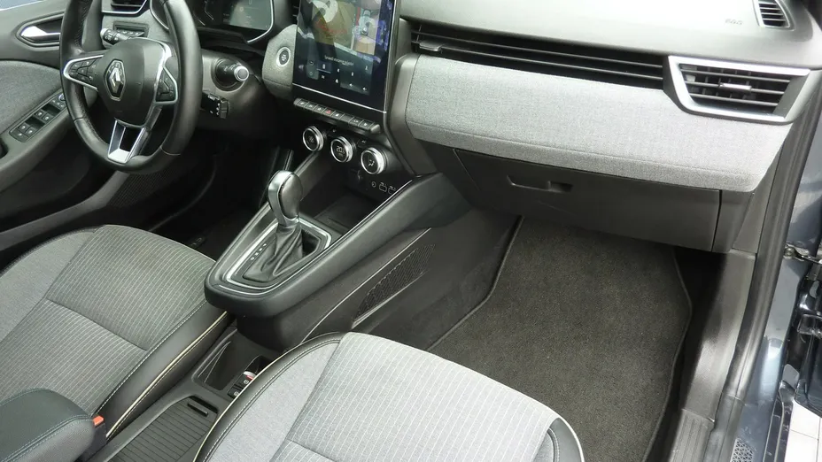RENAULT Clio -