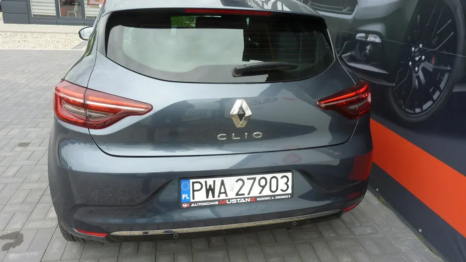RENAULT Clio -