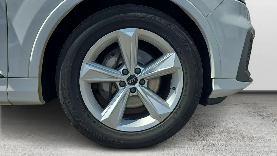 AUDI Q7 -