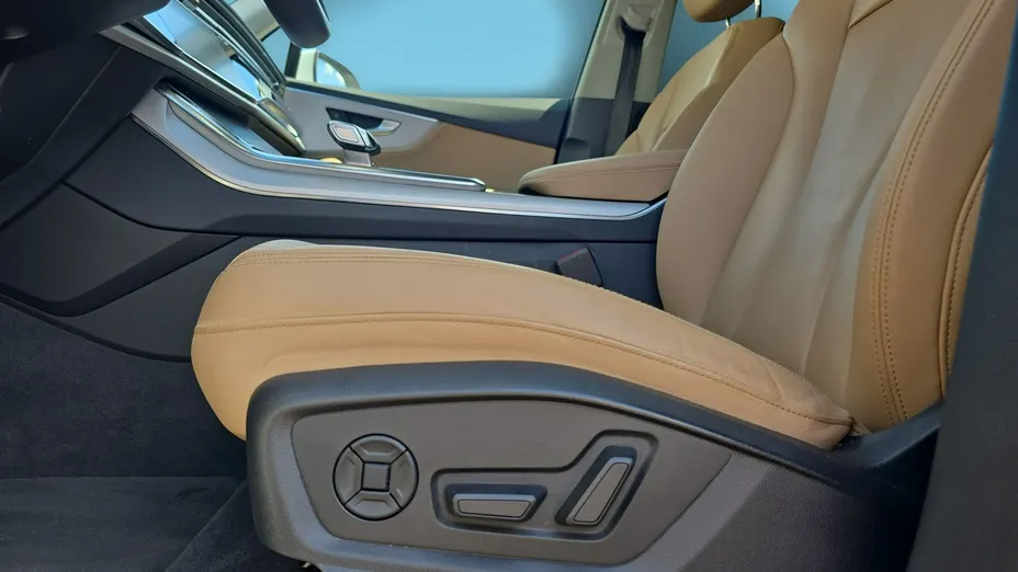 AUDI Q7 -