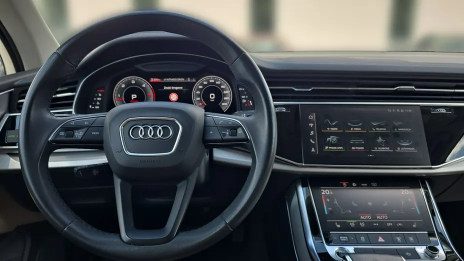 AUDI Q7 -