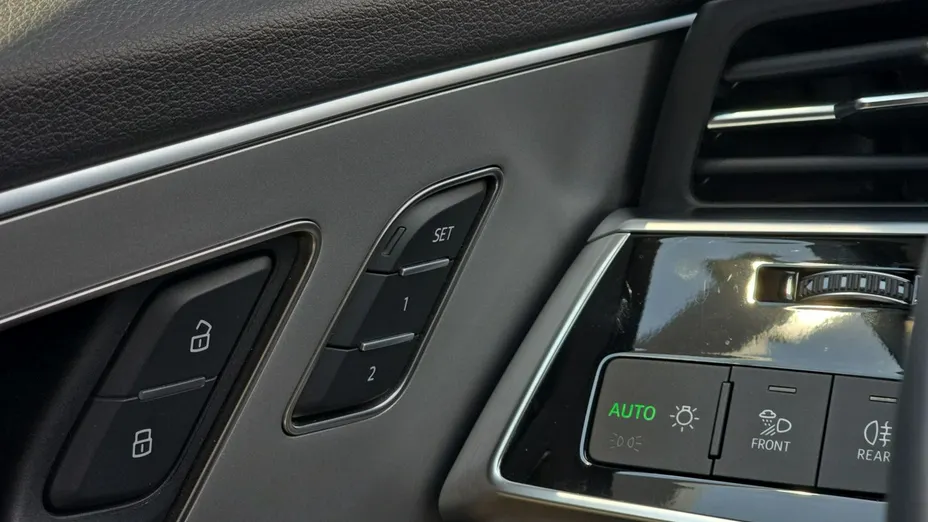 AUDI Q7 -