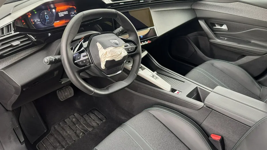 PEUGEOT 408 -