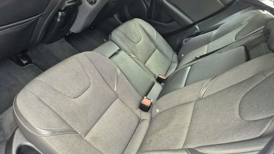 VOLVO V40 -