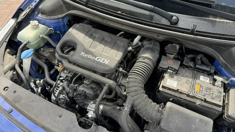 HYUNDAI i20 -