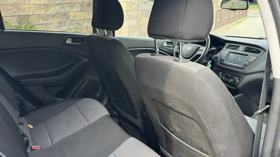 HYUNDAI i20 -