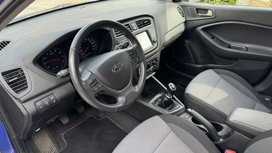 HYUNDAI i20 -