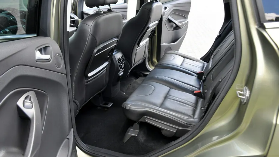 FORD Kuga -