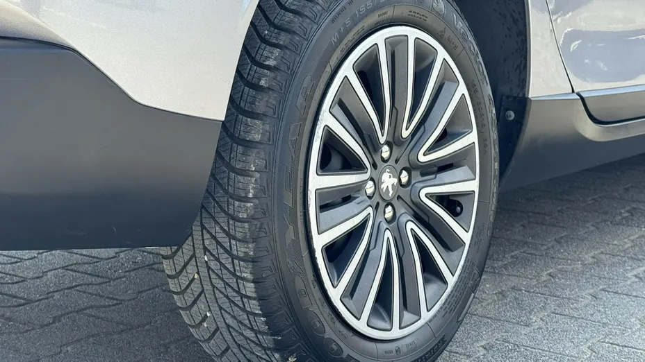 PEUGEOT 2008 -