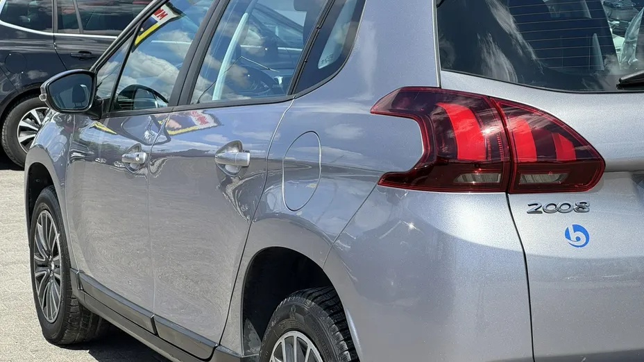 PEUGEOT 2008 -