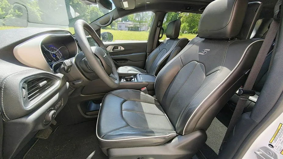 CHRYSLER Pacifica -