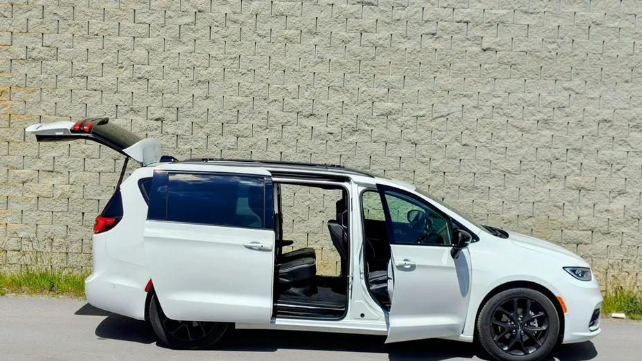 CHRYSLER Pacifica -