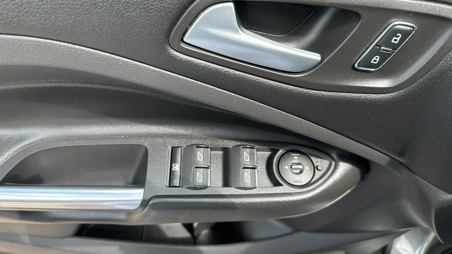 FORD Kuga -