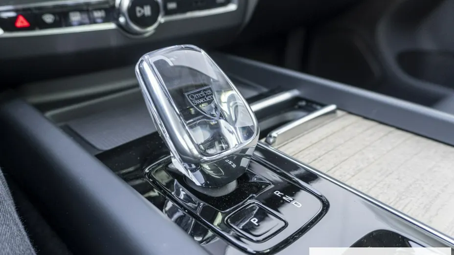 VOLVO XC60 -