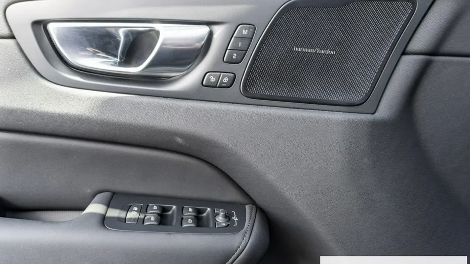VOLVO XC60 -