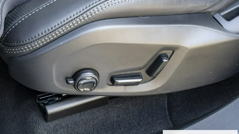 VOLVO XC60 -