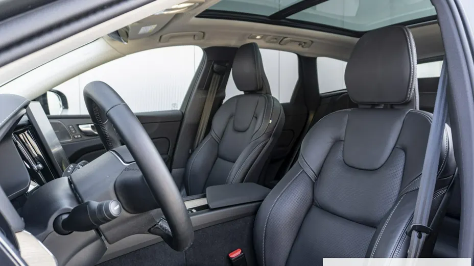VOLVO XC60 -