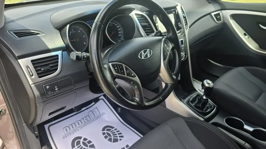 HYUNDAI i30 -