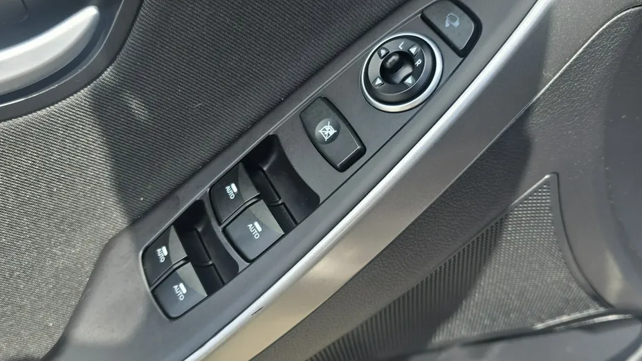 HYUNDAI i30 -