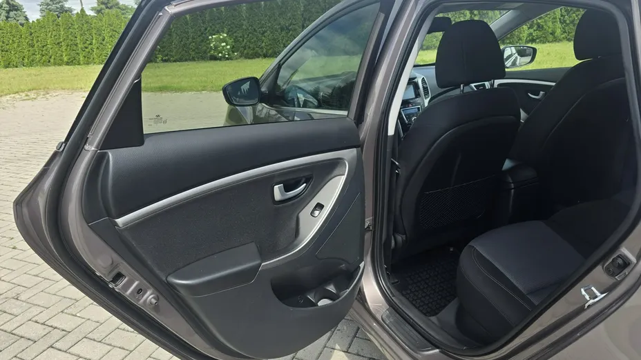 HYUNDAI i30 -