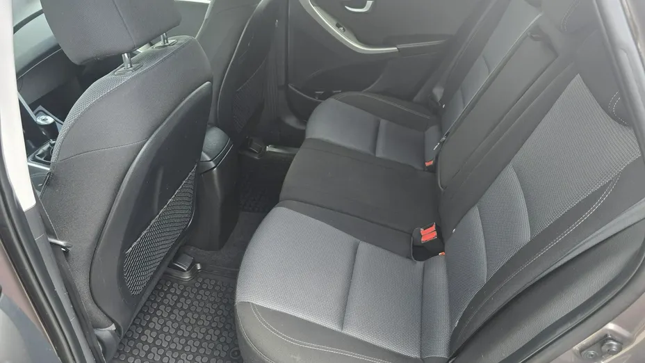 HYUNDAI i30 -