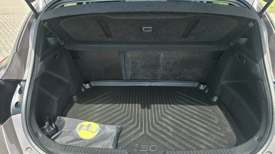 HYUNDAI i30 -