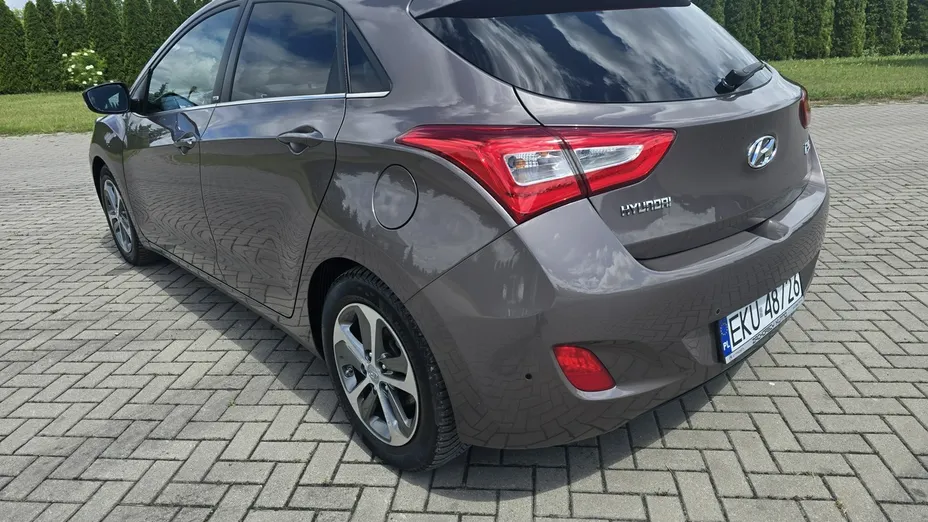 HYUNDAI i30 -