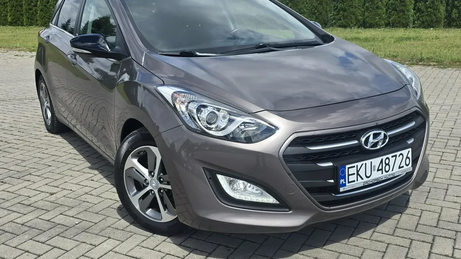 HYUNDAI i30 -