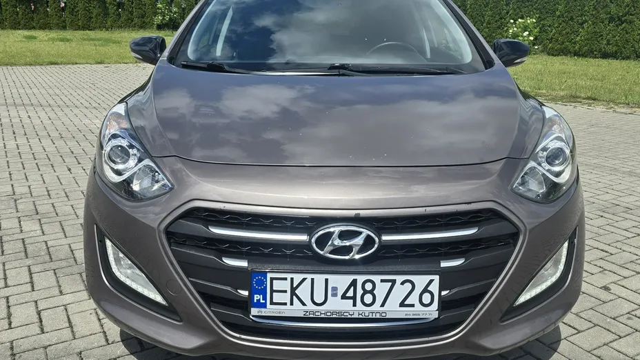 HYUNDAI i30 -