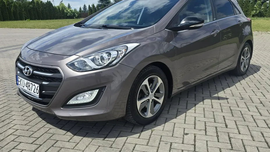 HYUNDAI i30 -