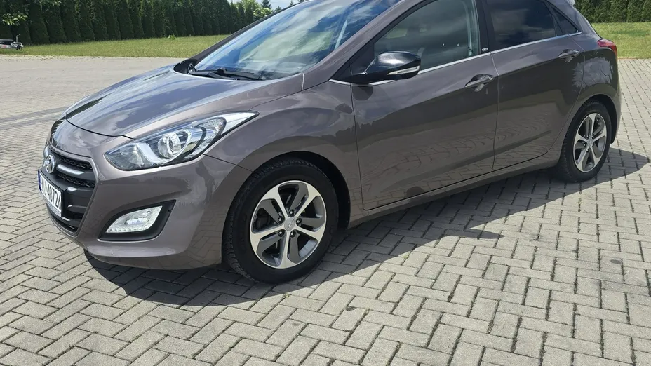 HYUNDAI i30 -