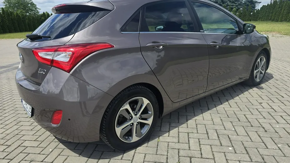 HYUNDAI i30 -