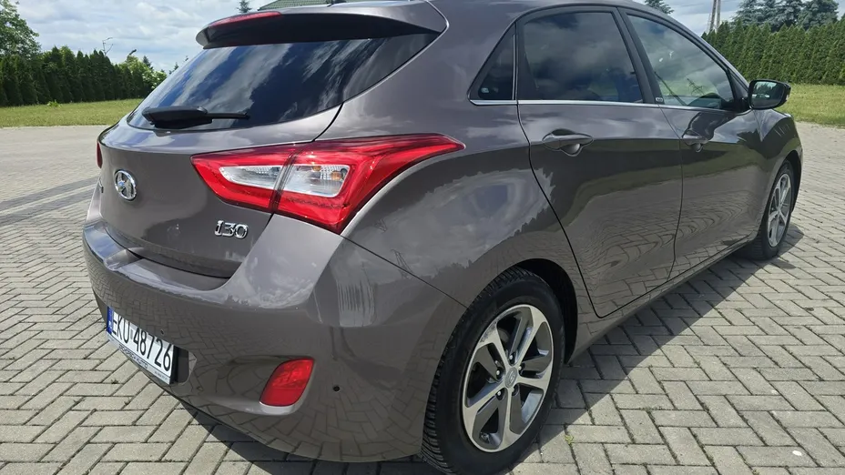HYUNDAI i30 -