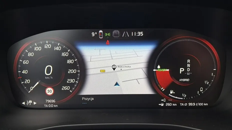 VOLVO XC40 -