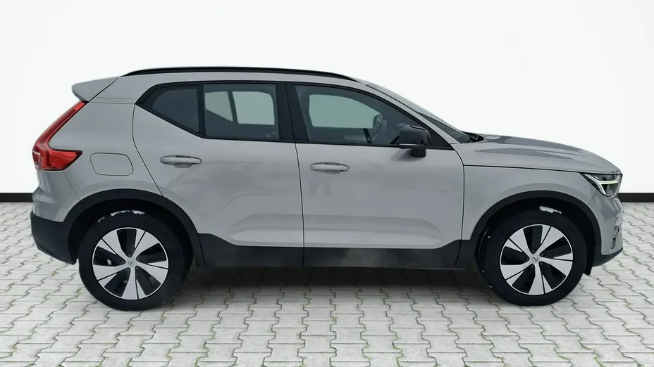 VOLVO XC40 -
