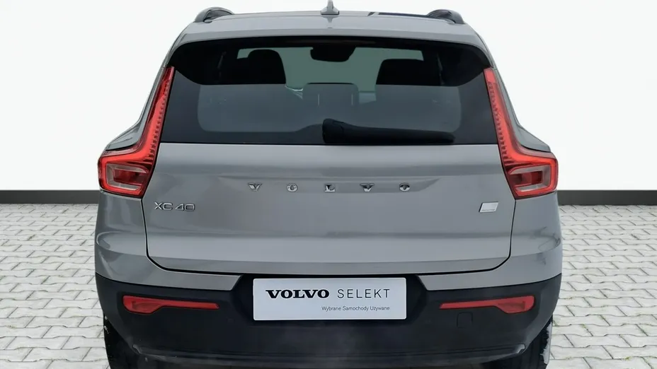 VOLVO XC40 -