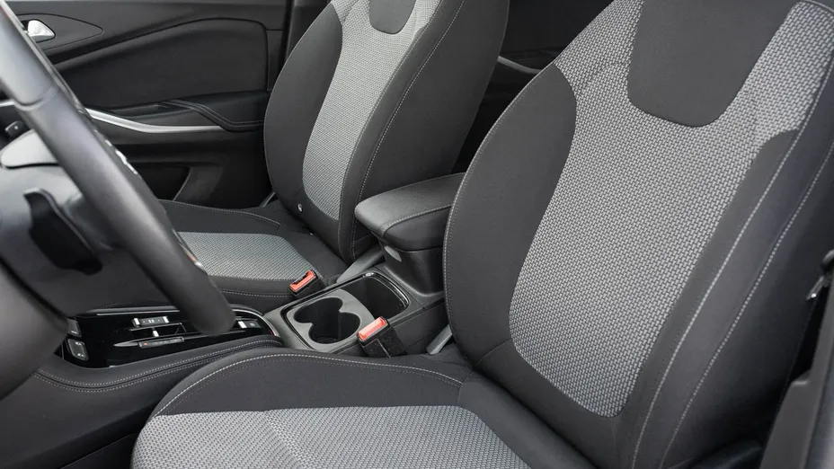 OPEL Grandland X -