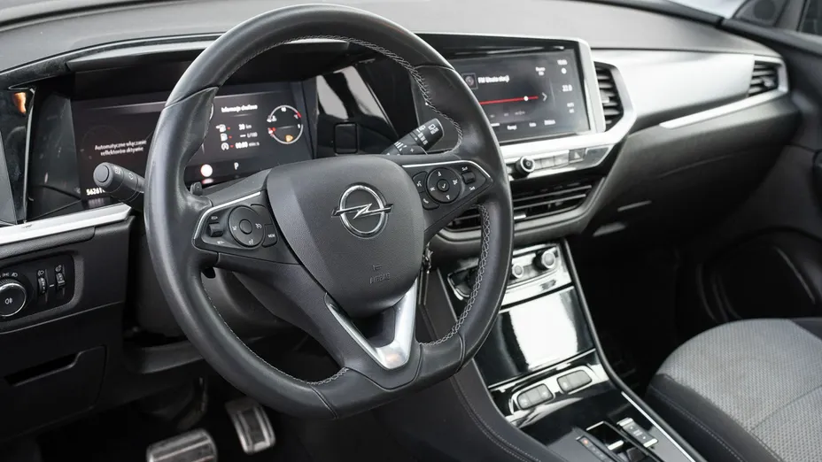 OPEL Grandland X -